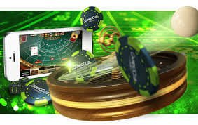 Meja Lightning Roulette dengan roda roulette profesional dan layar digital yang menampilkan nomor-nomor yang dipilih serta multiplier petir.